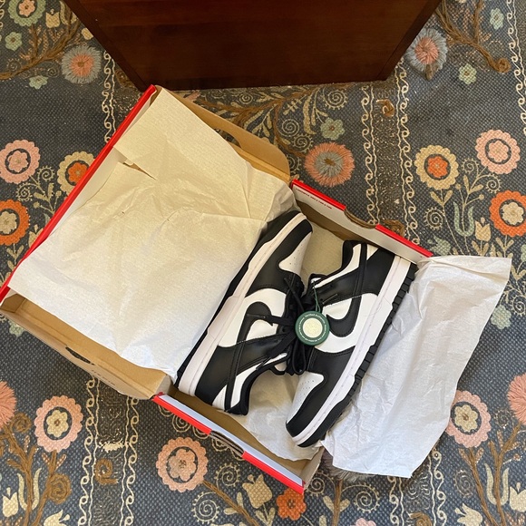 Authentic Women’s Nike Dunk Low Panda Size 6.5 - Picture 5 of 8